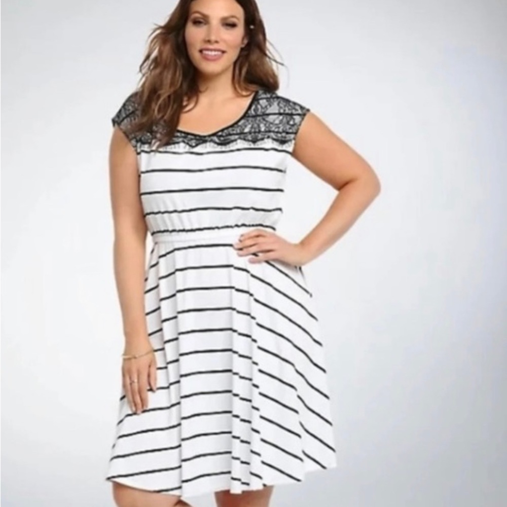 Torrid Midi Dress Size 4 Black Stripes on a white background